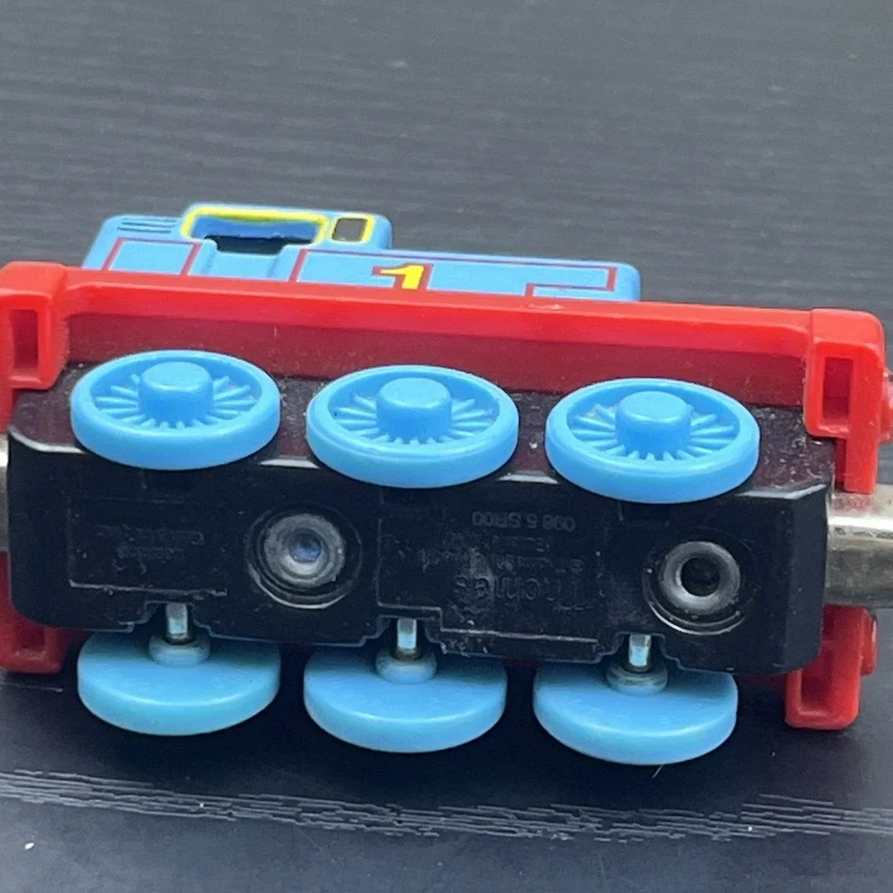 Thomas & Friends Take Along Surprised Thomas Diecast Train Engine Learning Curve